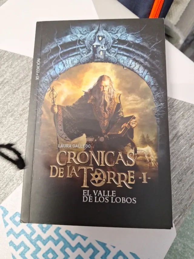 Crónicas de la Torre I. El Valle de los Lobos (...