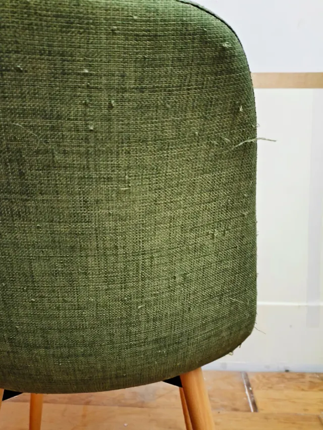 2 Sillas de comedor modelo Wendy tapizadas verdes