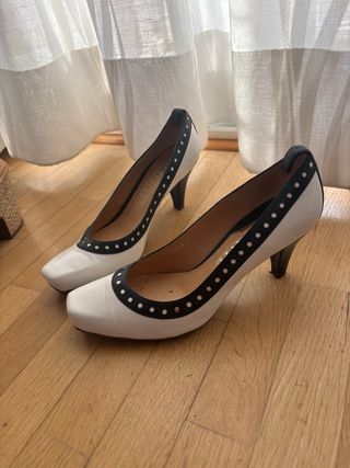 Zapatos de piel tacón blancos y negros talla 38