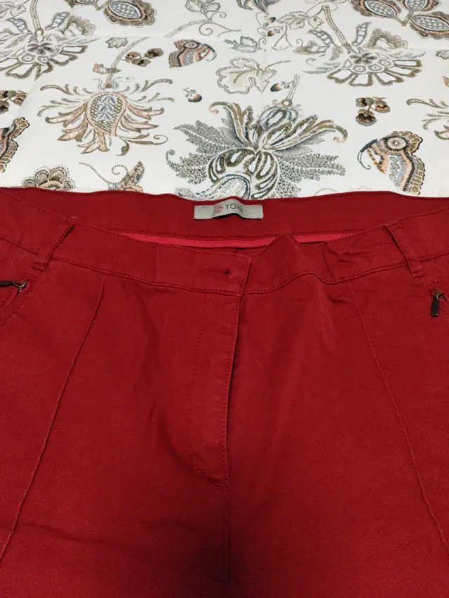Pantalón de vestir rojo, burdeos