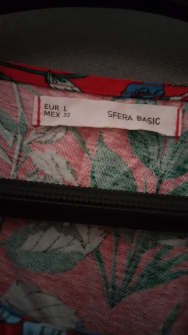 2 Blusas Estampadas Floral muy bonitas y ponible