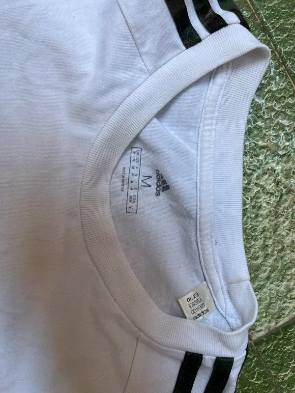 Camiseta Adidas Blanca Rayas Negras