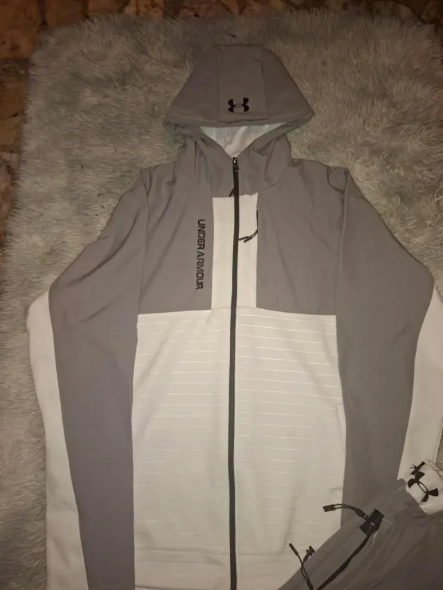 Conjunto Under Armour Gris y Blanco
