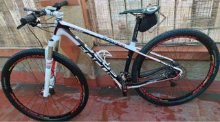 Bicicleta Focus Raven 29 Carbono