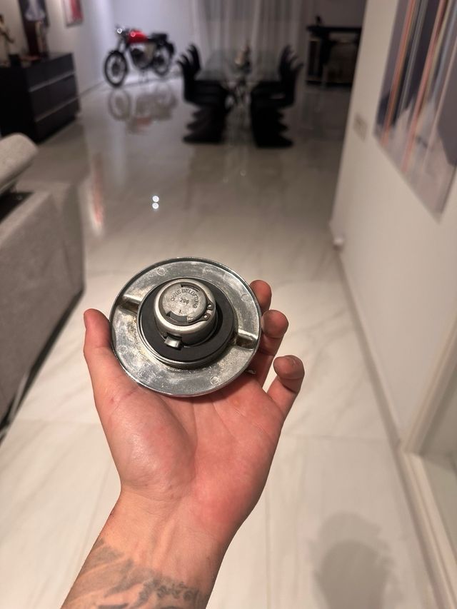 Tapón Gasolina Mercedes-Benz con Llave