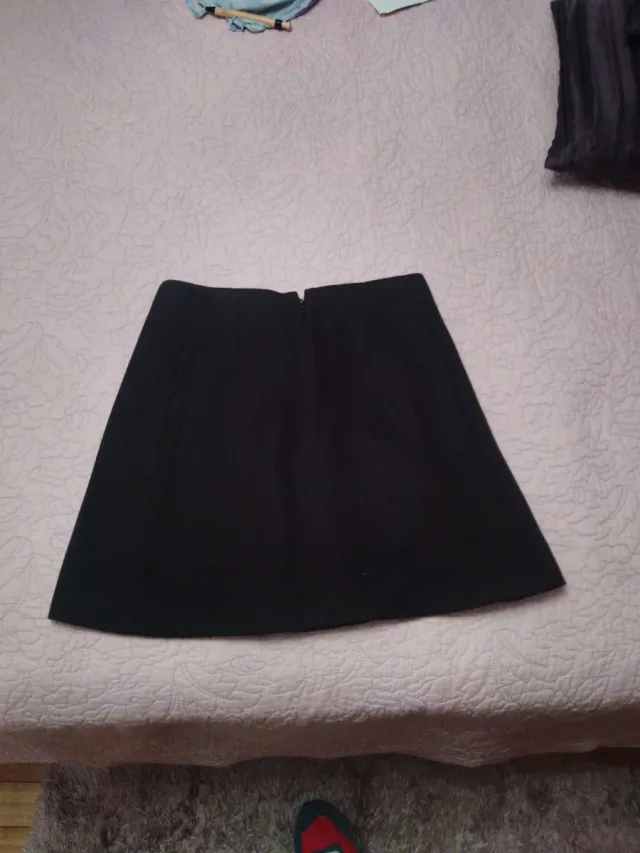 Falda negra botones Massimo Dutti