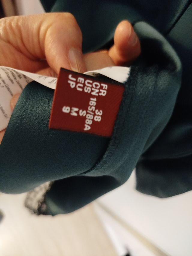 Vestido verde satinado Comptoir des Cotonniers T.M