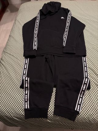 Conjunto deportivo Nike negro hombre