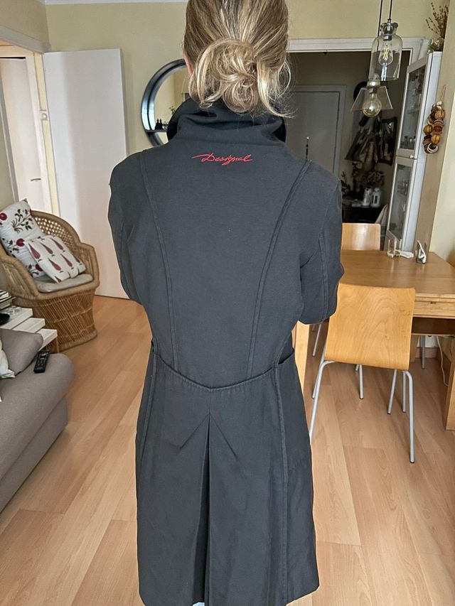 Abrigo largo Desigual gris oscuro talla 40