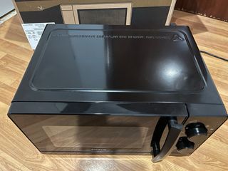 Microondas Taurus Negro 1100 w.