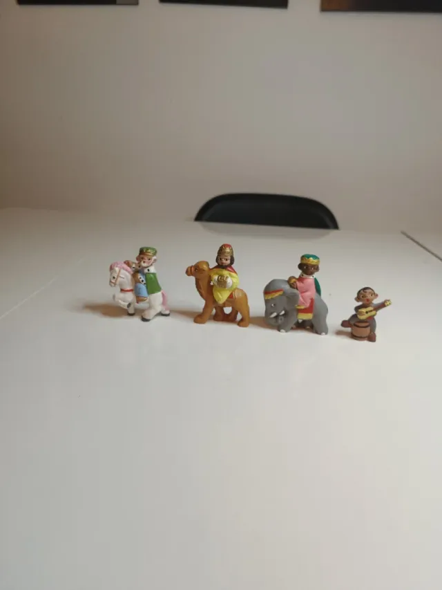 Figuras de Barro Antigas dos Reis Magos