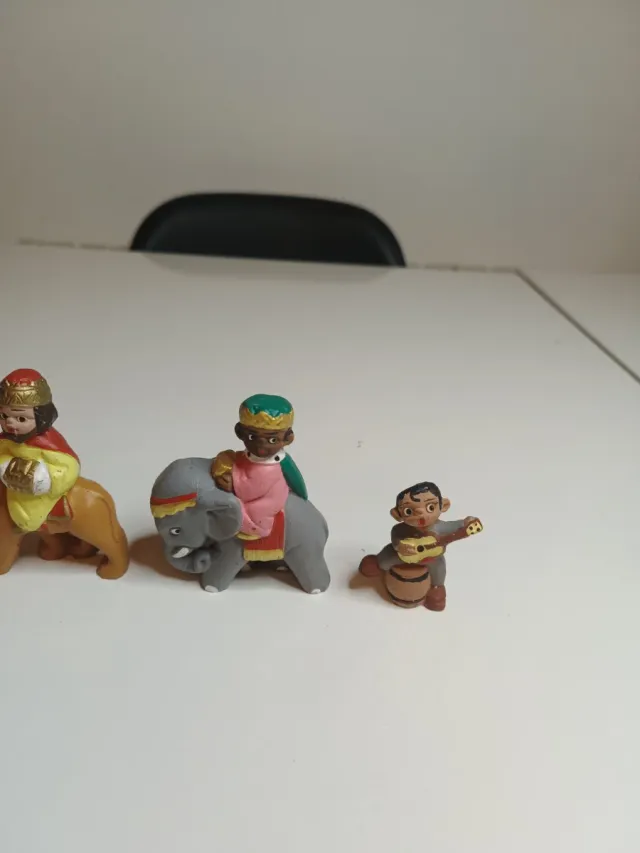 Figuras de Barro Antigas dos Reis Magos