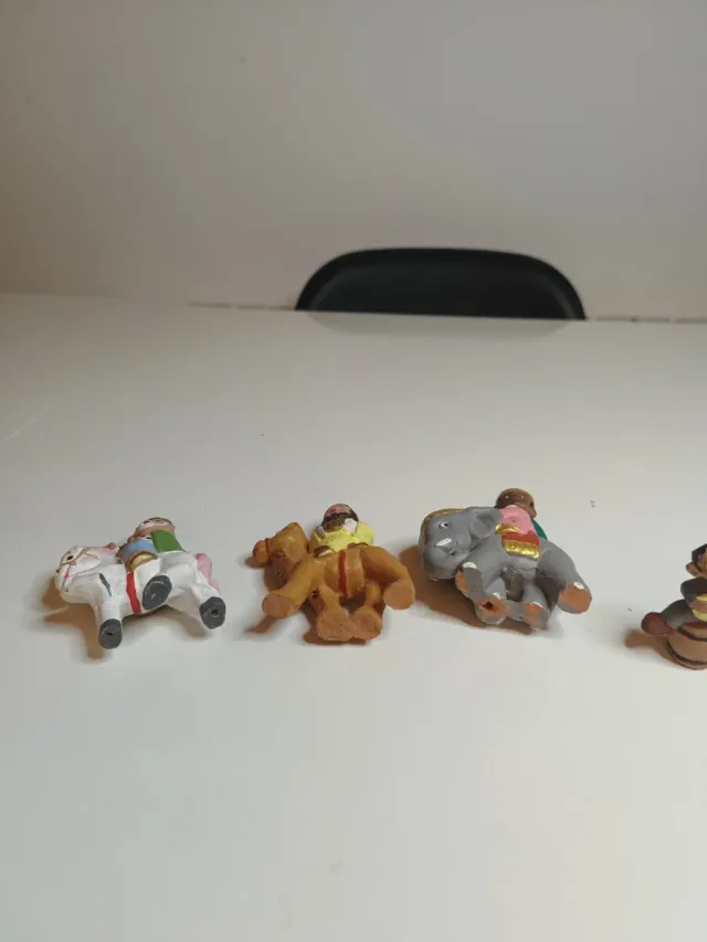 Figuras de Barro Antigas dos Reis Magos