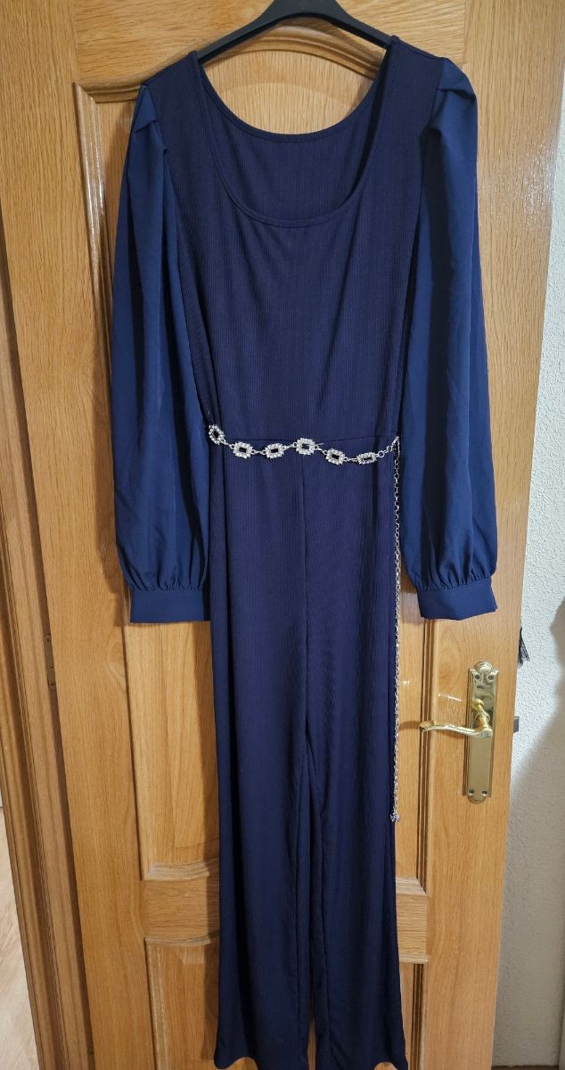 Mono fiesta XL azul con cinturón plateado