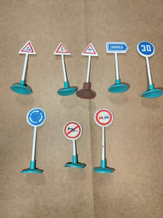 Señales de tráfico de juguete años 70