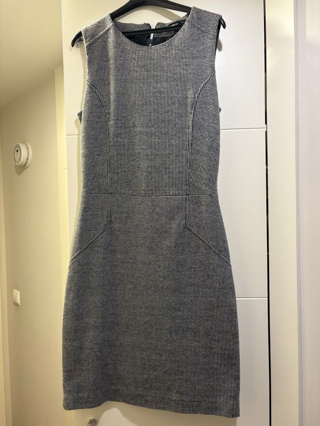 Vestido entallado gris y blanco Mango Suit