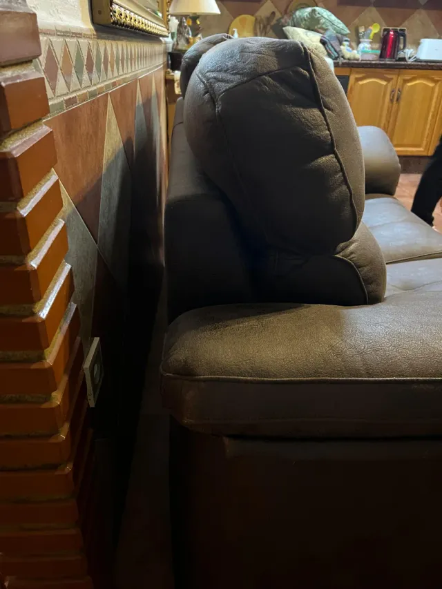 Sofá 2 plazas marrón muy nuevo