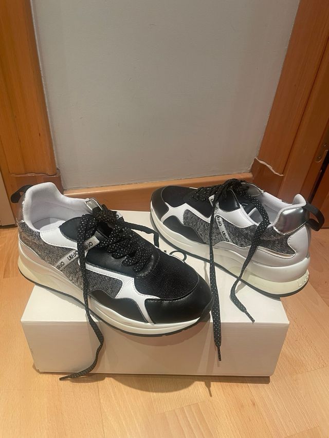 Zapatillas Liu Jo Negras y Blancas