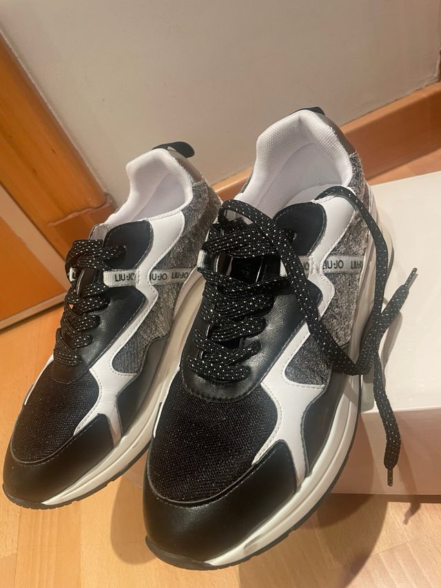 Zapatillas Liu Jo Negras y Blancas