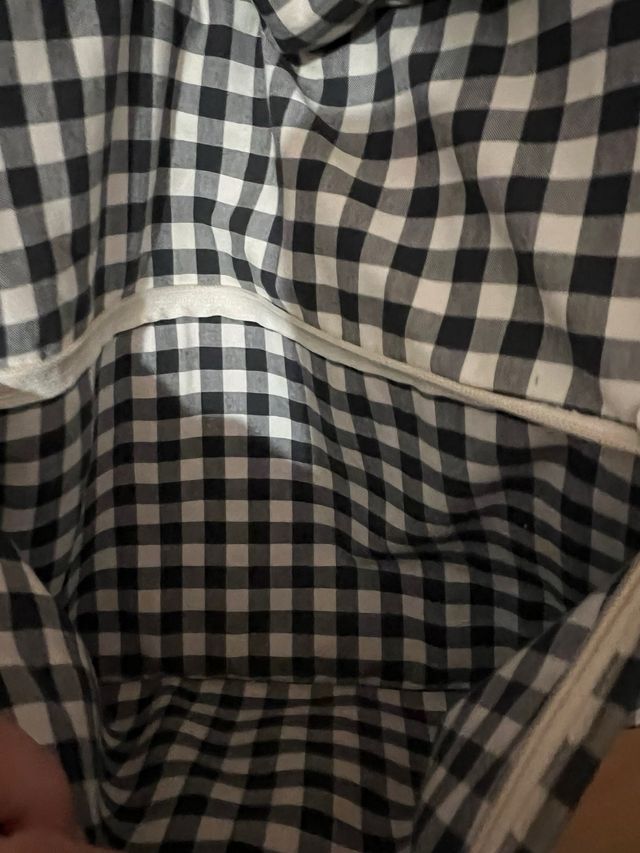 Bolso y cambiador cuadros blanco y negro