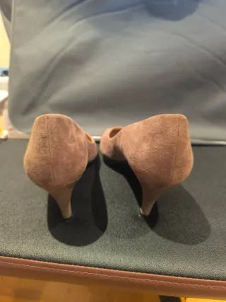 Zapatos de piel color topo talla 38