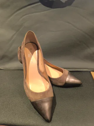 Zapatos de piel color topo talla 38