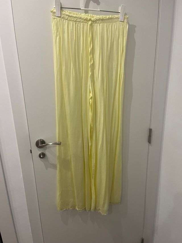 Pantalón amarillo seda holgado Talla M