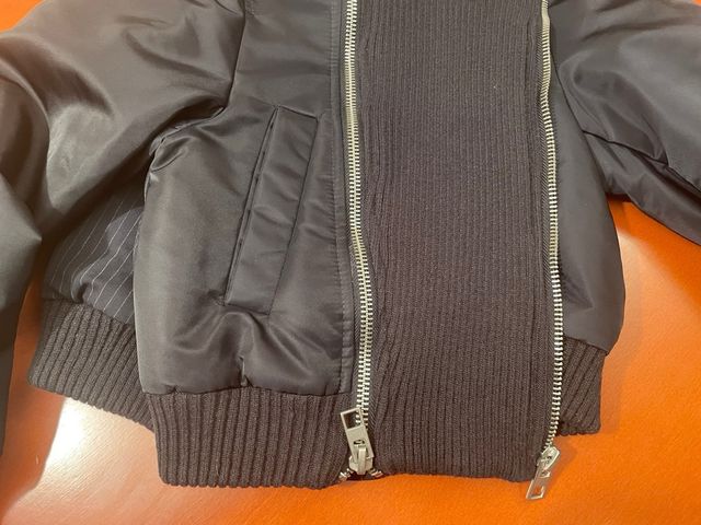 Cazadora bomber cremalleras rayas diplomáticas azu