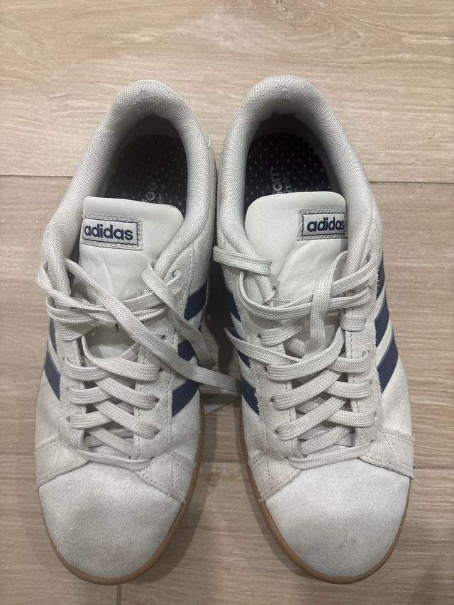 Zapatillas Adidas efecto terciopelo crudo