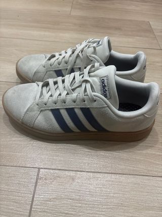 Zapatillas Adidas efecto terciopelo crudo
