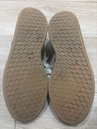 Zapatillas Adidas efecto terciopelo crudo