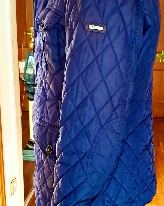 Parka acolchada ligera azul