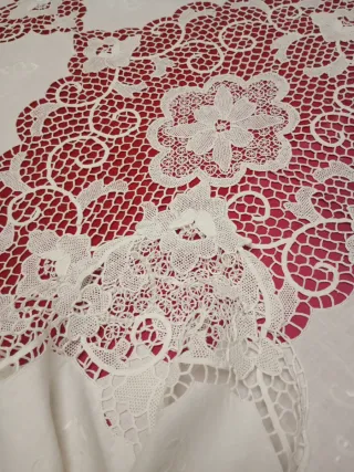 Mantelería encaje Burano bordada a mano