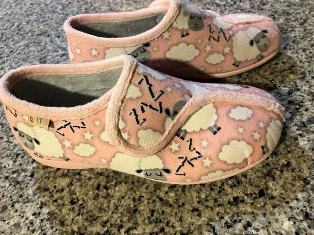 Zapatillas niña ovejas rosa