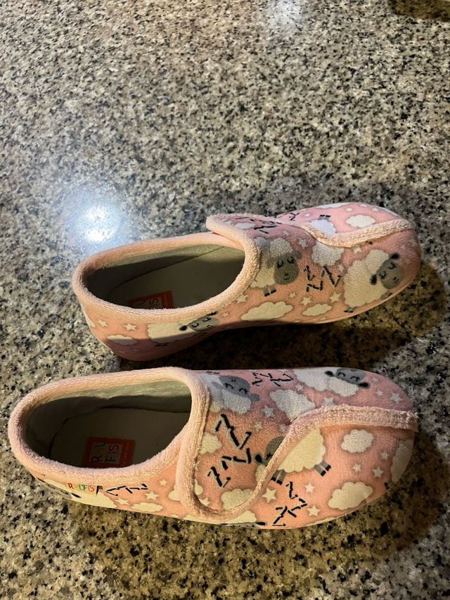 Zapatillas niña ovejas rosa