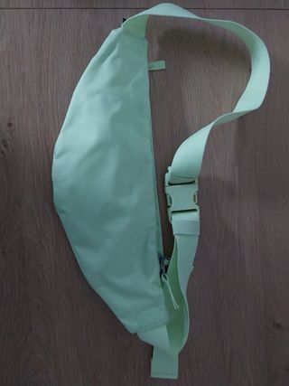Riñonera Nike verde manzana