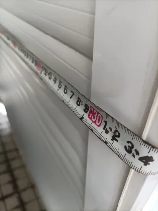 Puerta aluminio con persiana