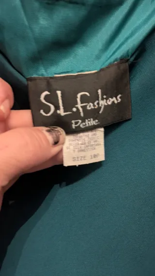 Vestido verde  para boda o evenyo,volantes