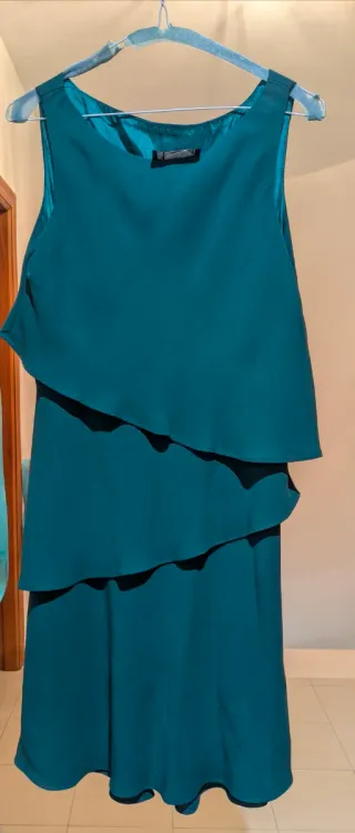 Vestido verde  para boda o evenyo,volantes