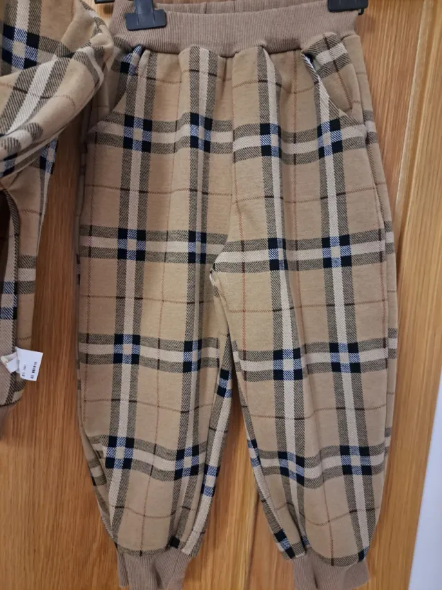 Conjunto chándal cuadros