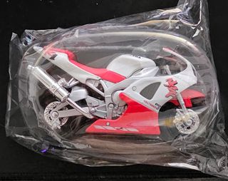 Yamaha YZF-R1 Maisto 1:18