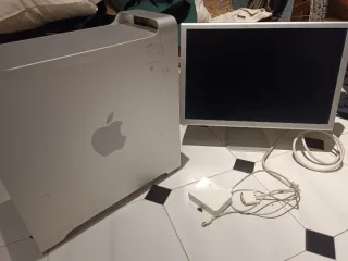 Torre Mac y Pantalla Apple Plata