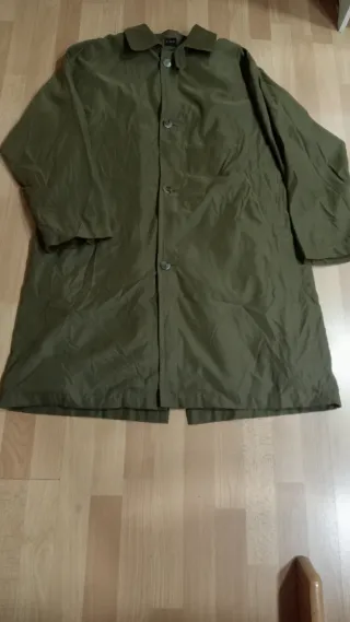Gabardina verde militar