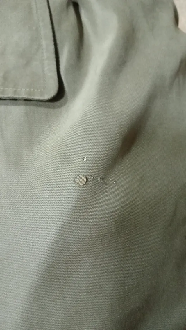 Gabardina verde militar