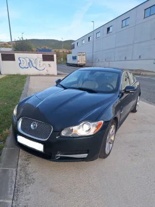 Jaguar XF 2011