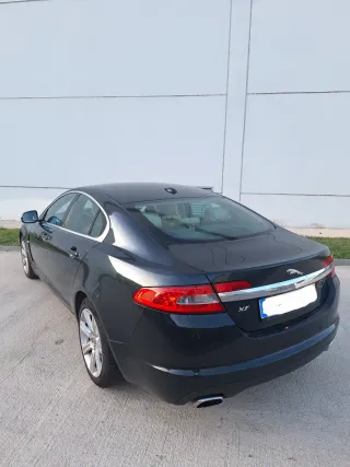Jaguar XF 2011