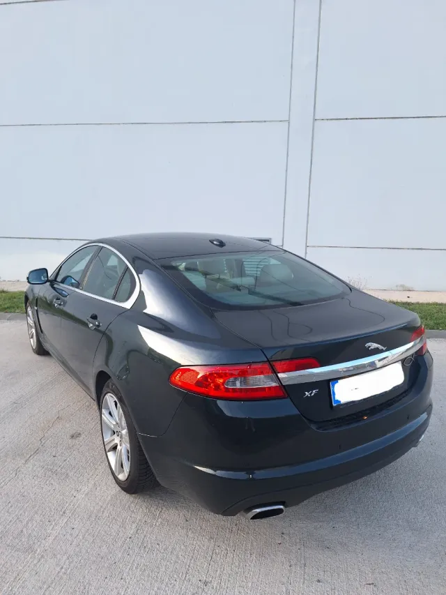 Jaguar XF 2011