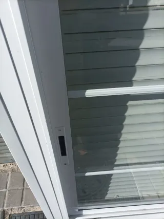 Ventana corredera aluminio con persiana