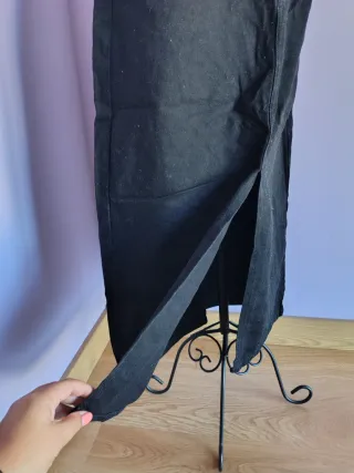 Falda vaquera negra con detalles polipiel