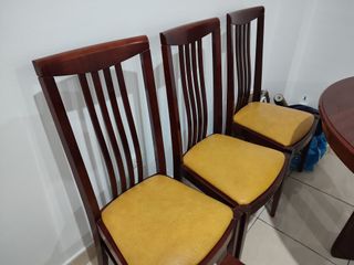 Mesa de comedor redonda con 4 sillas